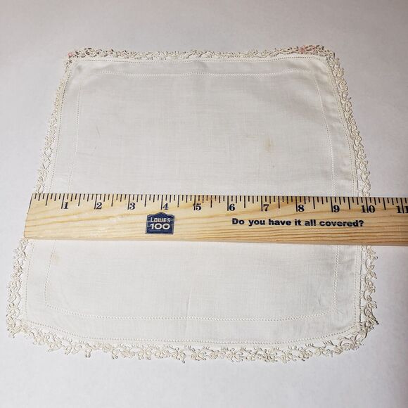 VTG 1960'S WOMENS HANKIE WHITE CROCHET SCALLOPED EDGE BRIDAL WEDDING LACE - Picture 4 of 9